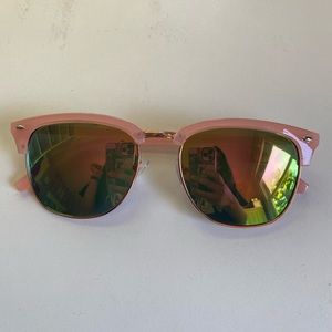 Pink reflective sunglasses